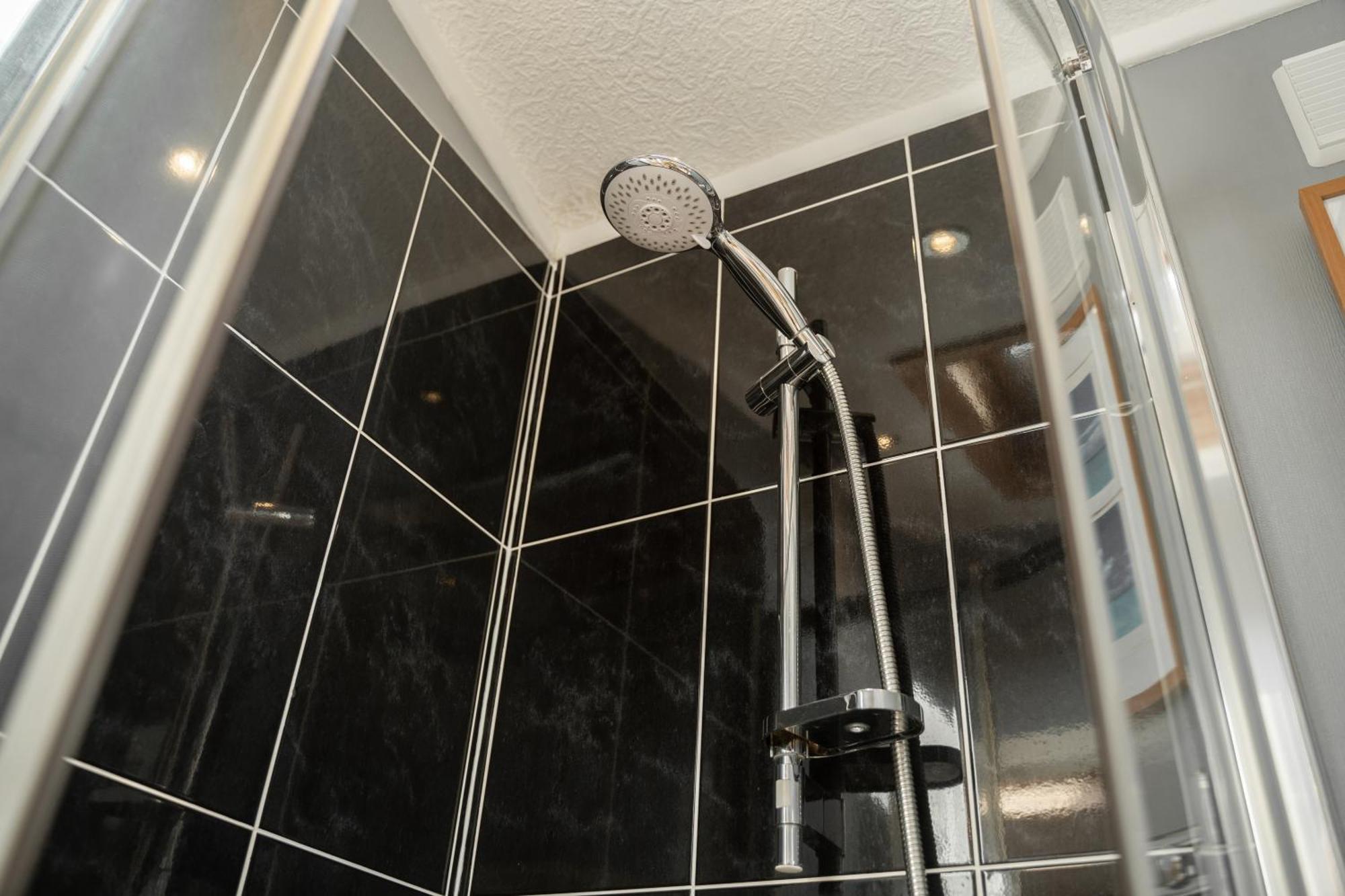 Recently Updated Near Centre - For Up To 6 * Chester