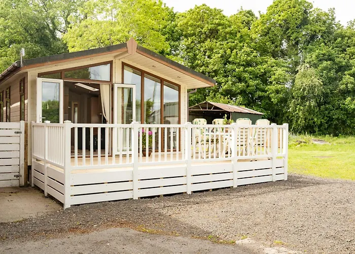 Recently Updated Lodge Near Chester City Centre - For Up To 6