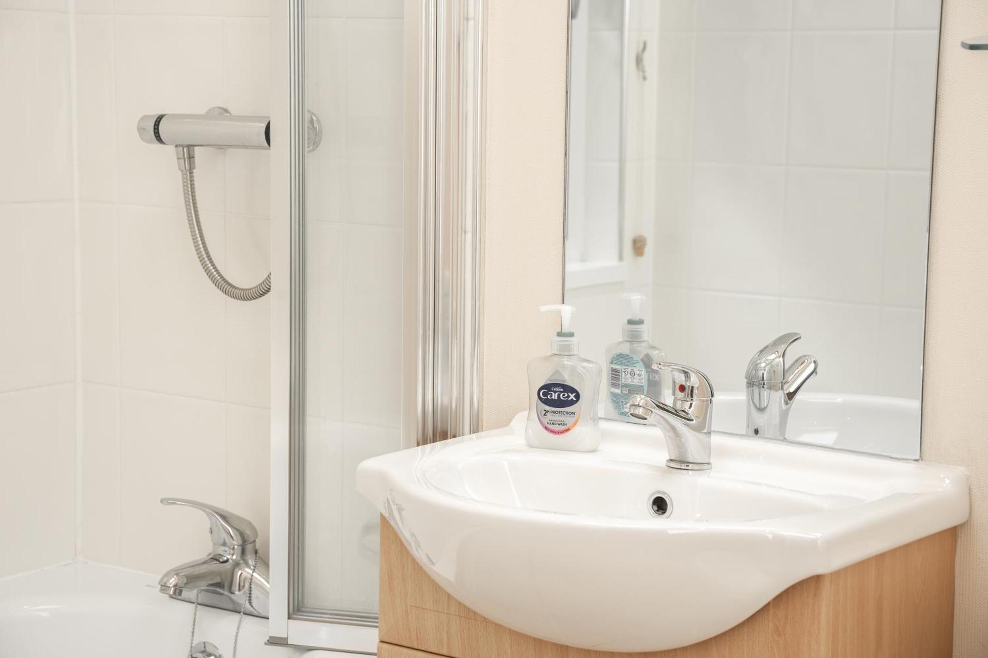Recently Updated Near Centre - For Up To 6 Chester